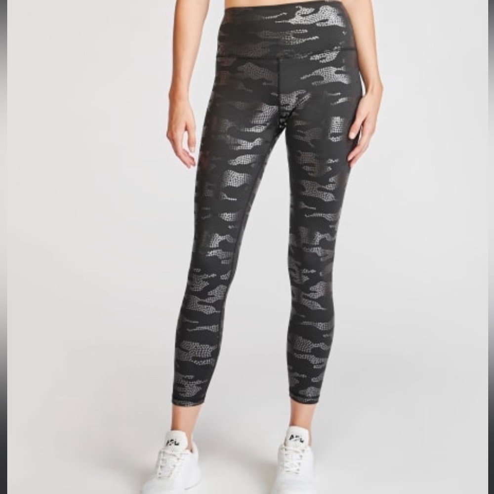 NWT | Glyder | High Power Legging II in Black Star
Camo | XS